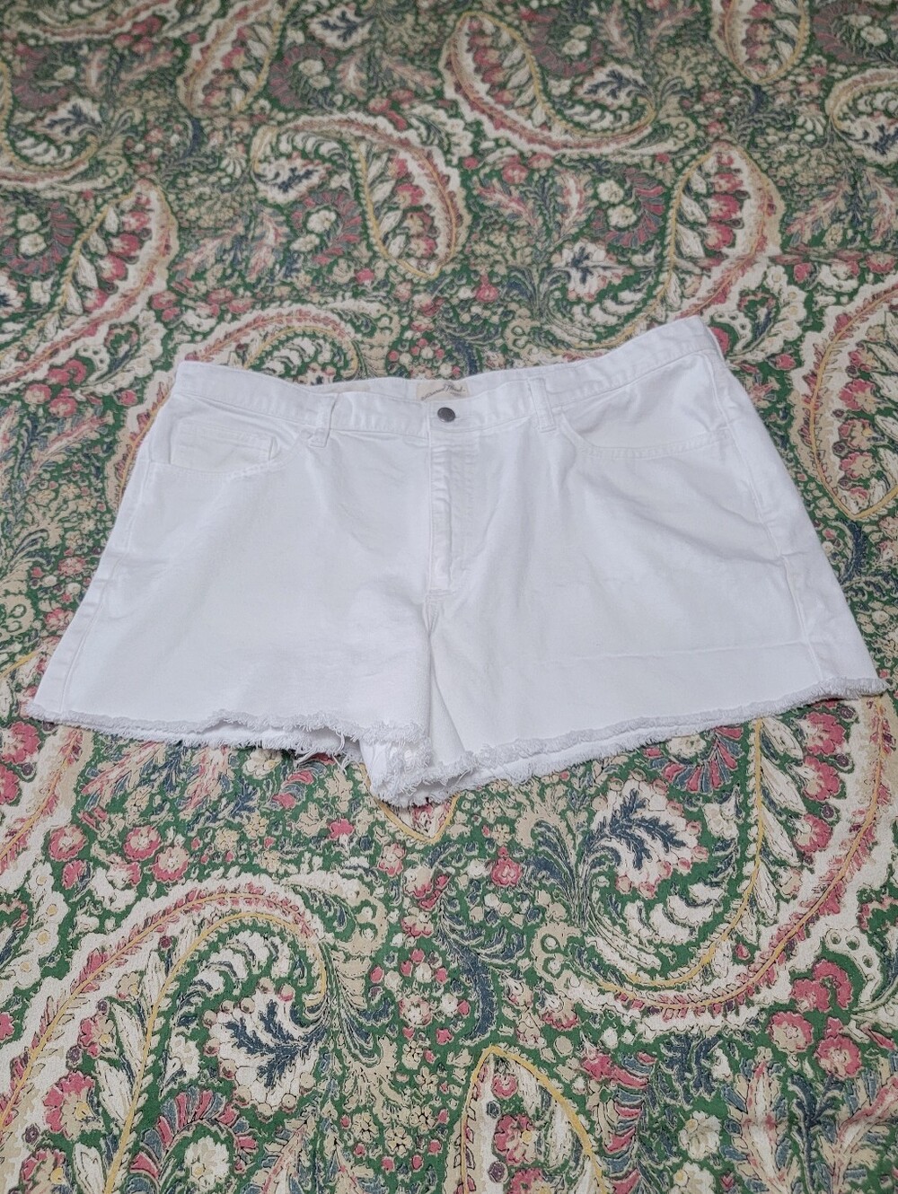 Universal Thread white denim cutoff shorts